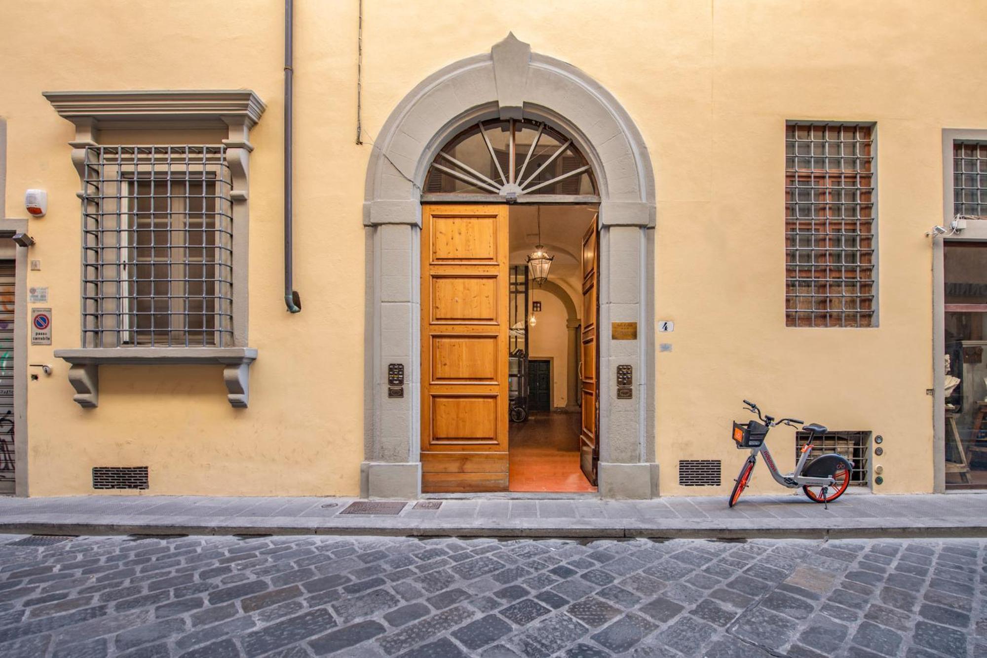 Mamo Florence - Borgo Santa Croce Apartment Exterior foto